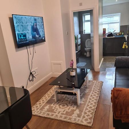 Luxury One Bedroom Flat Лондон Екстер'єр фото